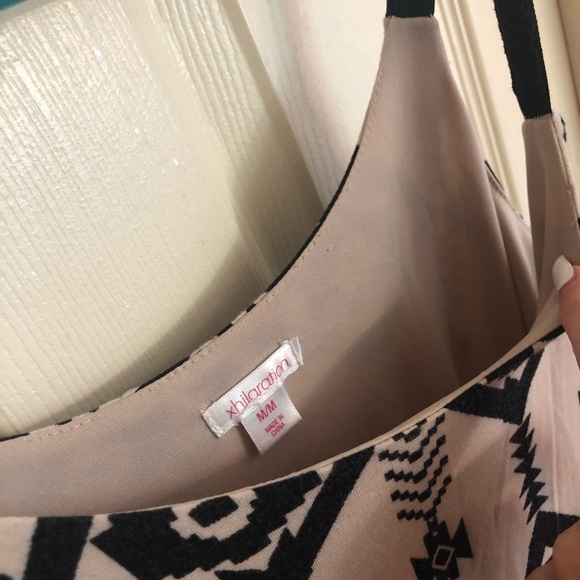 Patterned Romper - Picture 6 of 8